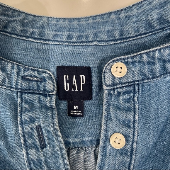 GAP Woman’s Blue Denim Dress with buttons and pockets - Picture 9 of 16